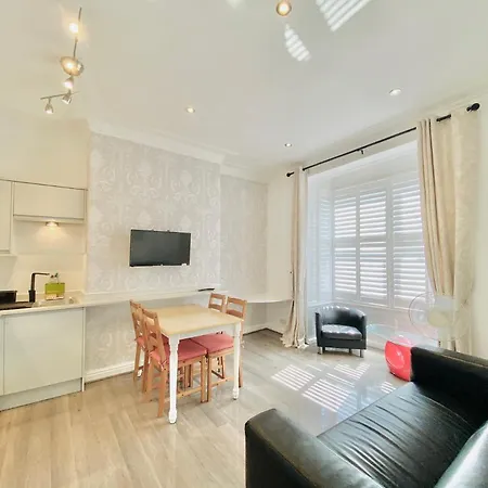 York City Centre Holiday Apartment *